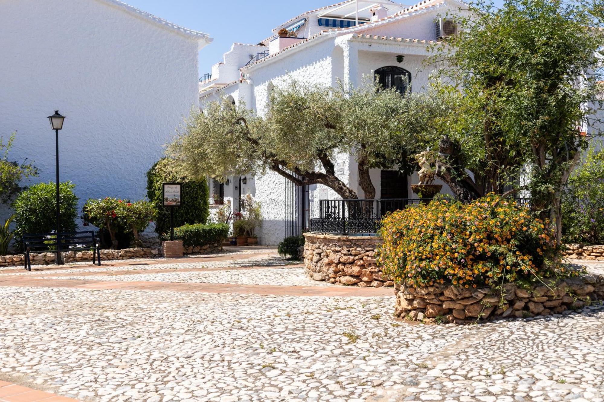 Capistrano Village, 1 Bedroom + Free Wi-Fi Nerja Exterior photo